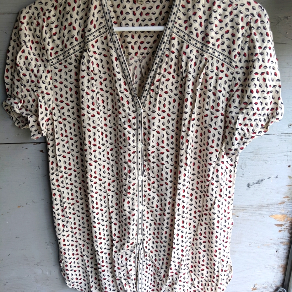 max studio • lip print blouse